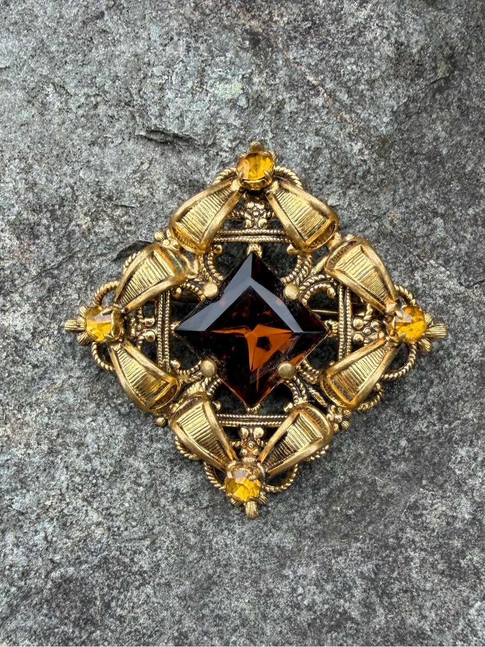 Vintage Czech Glass Topaz Amber Gold Jewel Tone Brooch